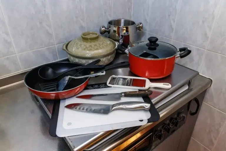 鍋・フライパン・包丁などの調理器具
