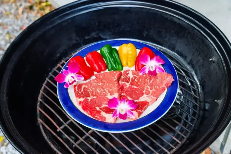 BBQグリルと食材