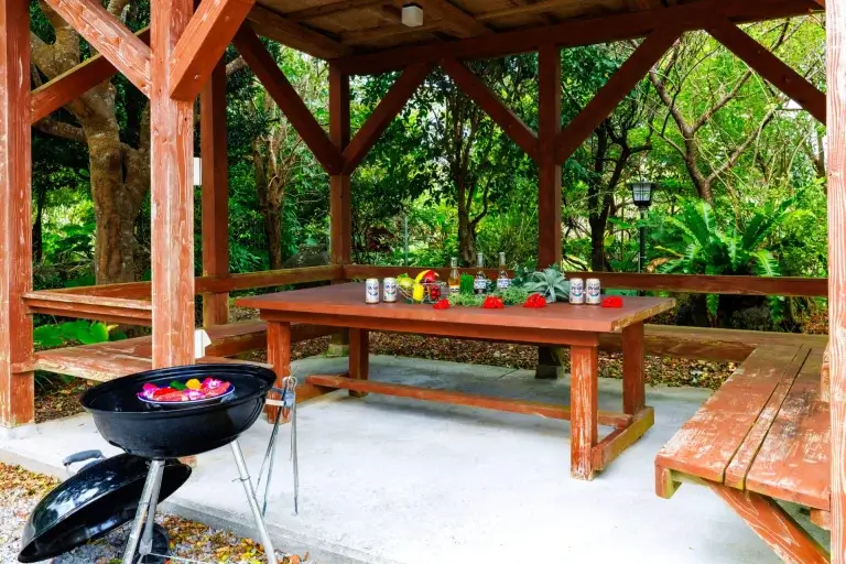 屋根付きBBQエリア